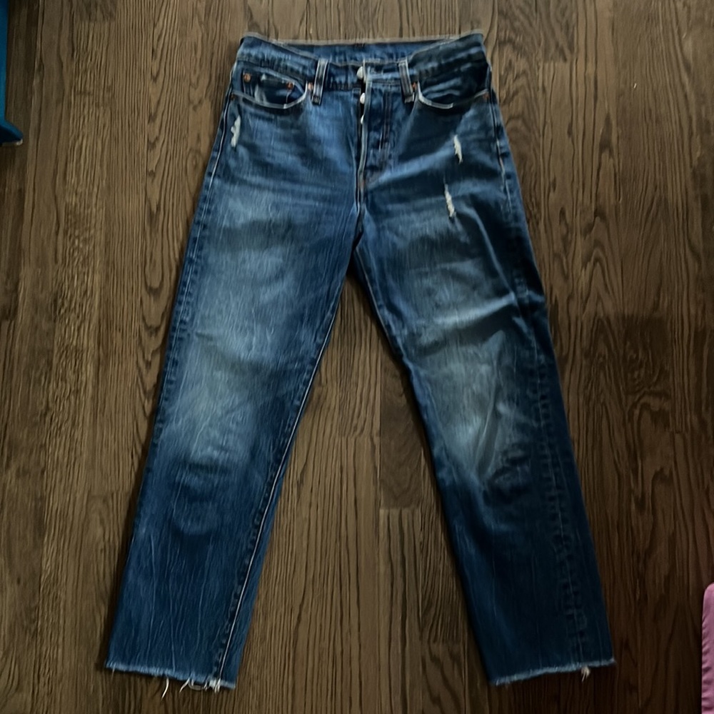 Levi’s Wedgie High Waisted Raw Edge Cropped Straight Jean